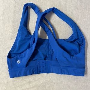 EUC Lululemon Stash It Sports Bra blue size 4 adjustable band